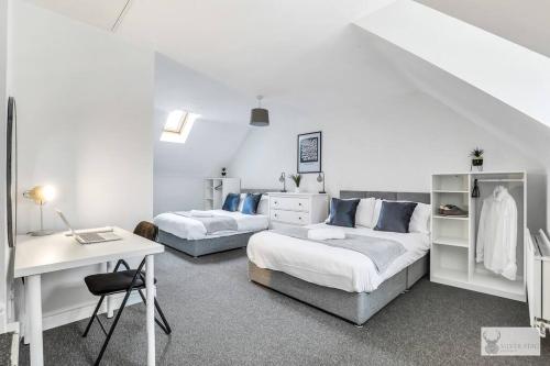 Silver Stag Properties, 4 BR Gem in Coalville photo 4