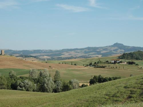 Modern Farmhouse in Pienza with Pool