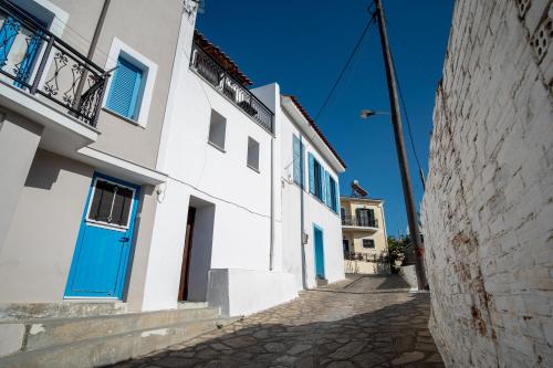 المنظر الخارجي, Billy's Stonehouse in Varella
