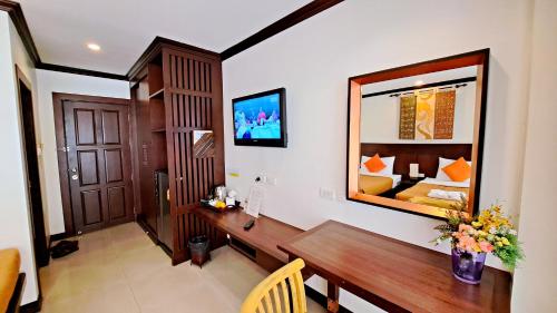 Superior Twin Room with City View room in Southern Comfort Patong
