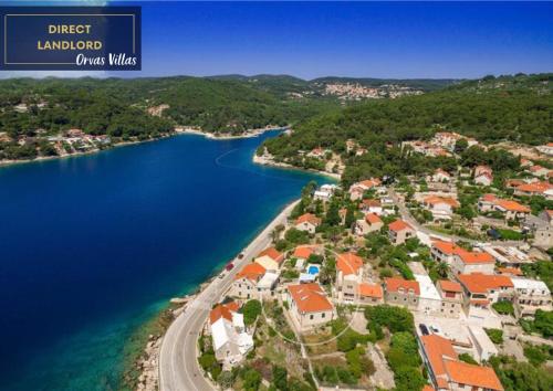 Villa Mir Vami - Heated Pool, Sea Views & Beach 100m I Brač Island, Sumartin