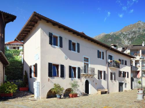 Traditional Apartment in Poffabro with Fireplace