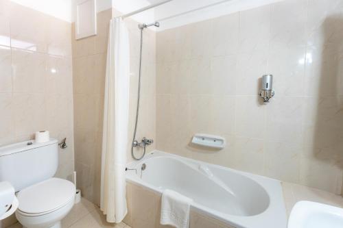 Apartamentos Borinquen - image 7