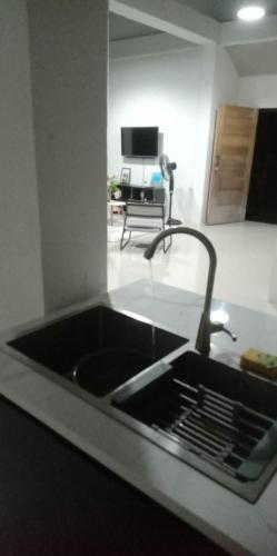 1 Bed House - Sleeps 2 - Pets - Parking - Wifi, Zamboanga (Foto 10)