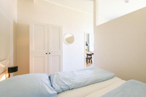Steger-Hues-App-17 - image 3