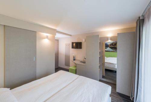 Adhhoc Hotel - image 13