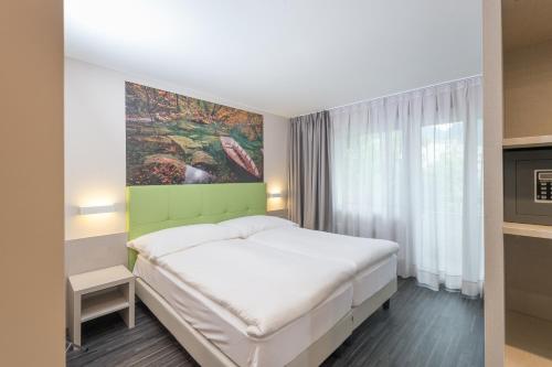 Adhhoc Hotel - image 8