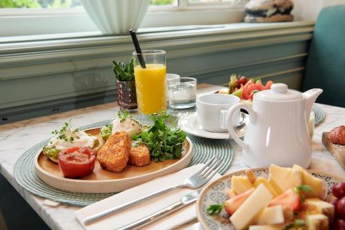 490528524 Melia White House Hotel