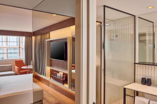 490528805 Melia White House Hotel