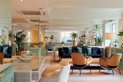 490528923 Melia White House Hotel