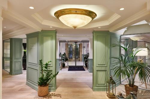 490529032 Melia White House Hotel