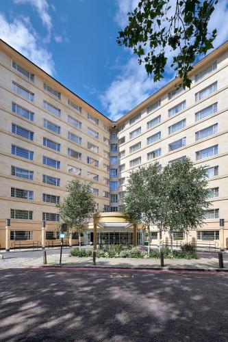 490529116 Melia White House Hotel