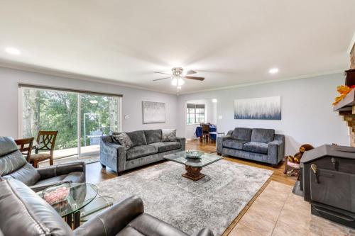 Fayetteville Retreat' on 9 Acres | Gym & Trails in Wheeler (AR)