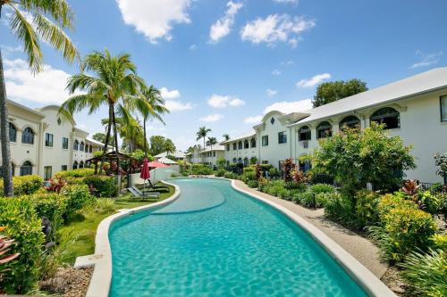 Poolside Resort Living in Picturesque Palm Cove