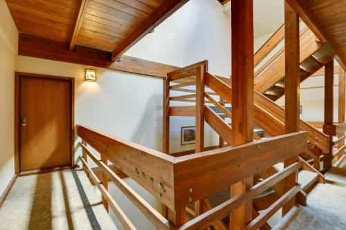 Mtn Condo with Ski Locker and Pools 3Mi to Resort - image 4