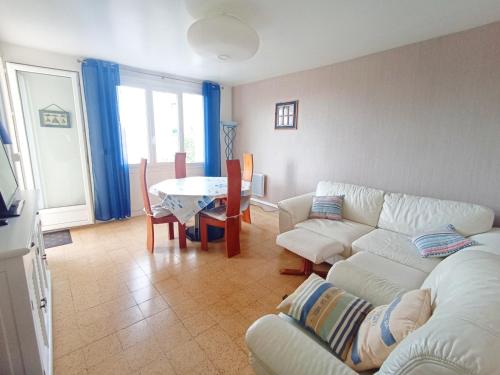Appartement lumineux 4 pièces avec balcon à Sète - FR-1-338-509 - image 4