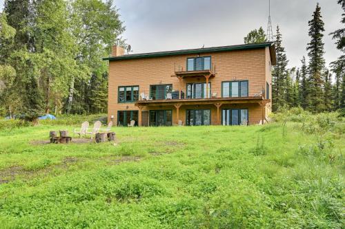 Spacious Soldotna Home with Mackey Lake Views!