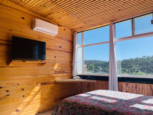 2 double beds, 1 twin bed