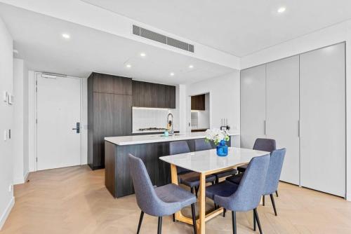 Cosy 3B Apt near Macquarie Park - image 6
