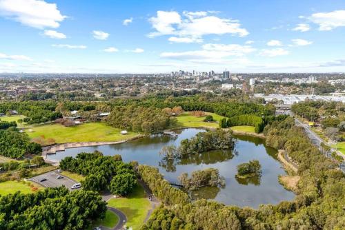 Urban Lifestyle Retreat in Sydney Olympic Park - image 9