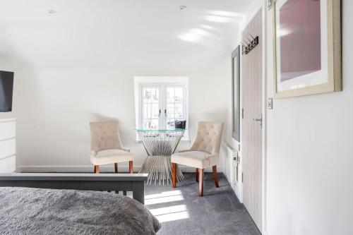 The Secret, Stylish & Spacious En Suite in Blandford Forum, Dorset 4