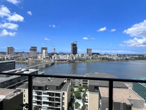 Your Luxury Weekend Getaway in Wentworth Point - image 8