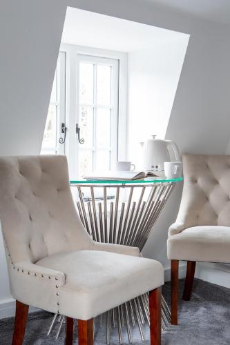 <bos> The Secret, Stylish & Spacious En Suite in Blandford Forum, Dorset 4つ星 ホテル 外観