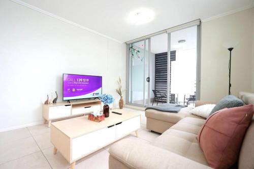 2 Bedroom Apartment in the Heart of Rhodes - image 4
