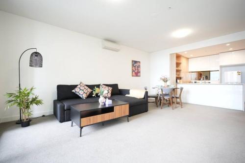 High Level Luxury APT in Wentworth Point