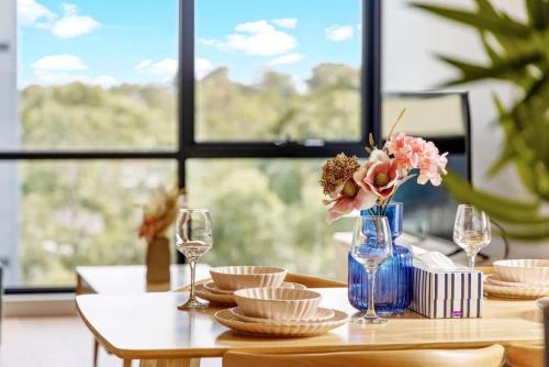 Modern 2BR Oasis - Walk to MQ Uni & Hospital - Warrawee