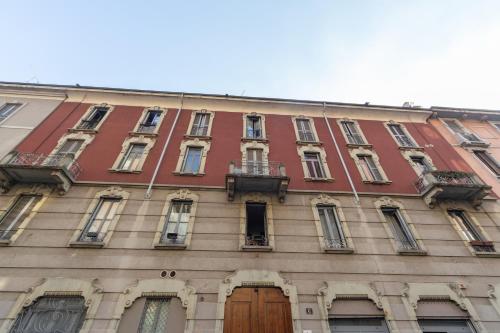 Eccelso, Milan