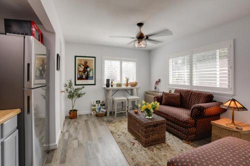Hot Tub & Grill: Pet-Friendly Apt, Walk to Midtown, Reno