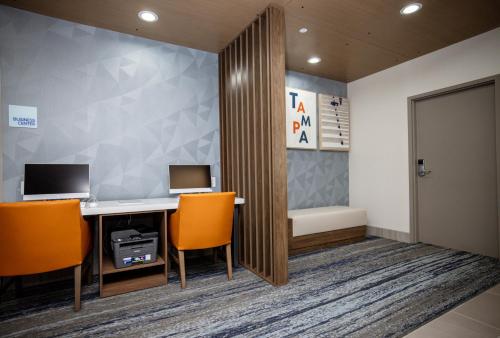 Holiday Inn Express & Suites Tampa - Stadium Area, an IHG Hotel