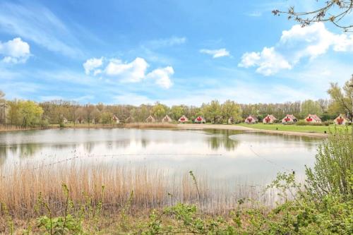 Gezellige vakantiewoning aan het water in Ewijk - recreational only no workers