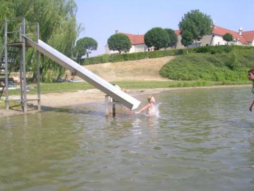 Gezellige vakantiewoning aan het water in Ewijk - recreational only no workers