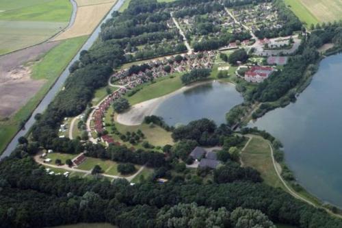 Gezellige vakantiewoning aan het water in Ewijk - recreational only no workers