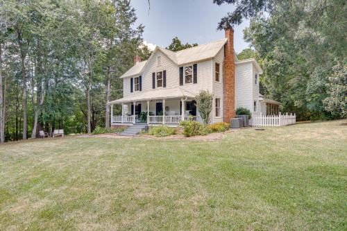 Historic and Charming Pittsboro Home with Fireplaces in Pittsboro, USA