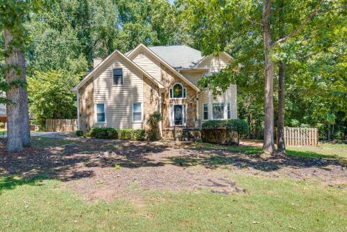 Peaceful Georgia Getaway Near Arabia Mountain! in Conyers, USA