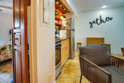 Surfer's Paradise: Waialua Condo Steps to Beach! in Mokuleia (HI)