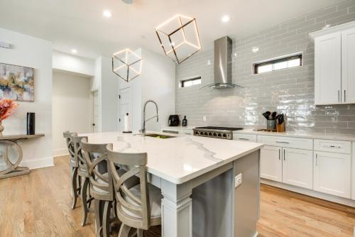 Modern Atlanta Home with Balcony 2 Mi to Downtown! in Old Fourth Ward