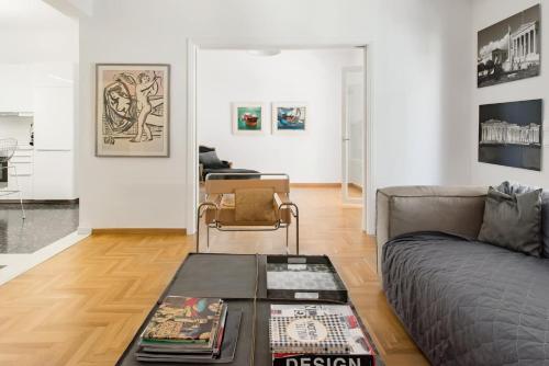 Bright and roomy apartment, in the heart of Athens, Athens (photo 11)