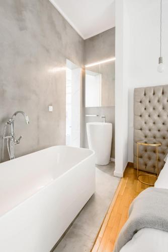 Bright and roomy apartment, in the heart of Athens, Athens (photo 10)