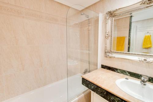 Two-Bedroom Apartment image 5
