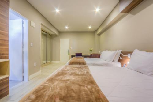 1 double bed, 1 twin bed