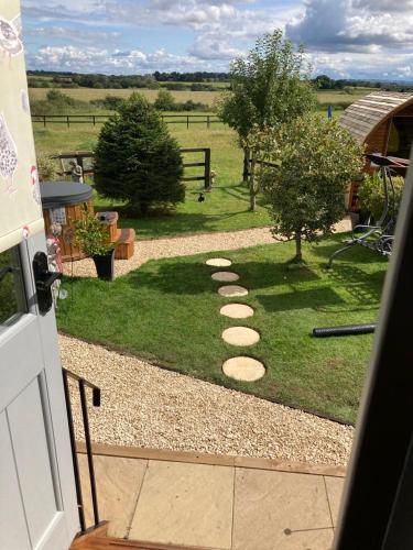 Cotswold shepherd hut with hot tub and sauna Dog friendly