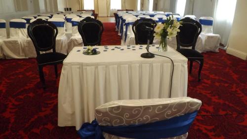 Rochestown Park Hotel - image 2