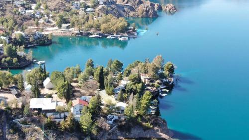 Casa en Los Reyunos, Ubicación perfecta Frente al lago