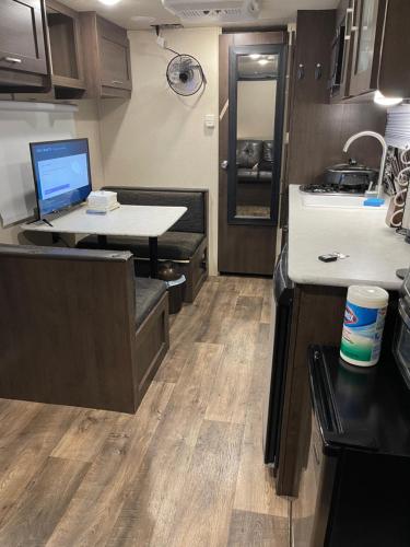 Private mini entire home with kitchen and bathroom in Katy, USA