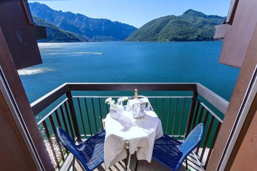 Double with Balcony and Lake View