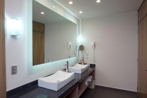 490606593 Crowne Plaza Hotel Mexico City North-Tlalnepantla by IHG